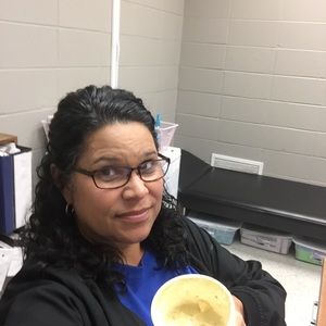 Meet your Posher, Debora